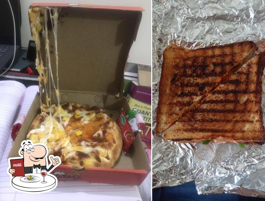 Food at Pizza bar fast food