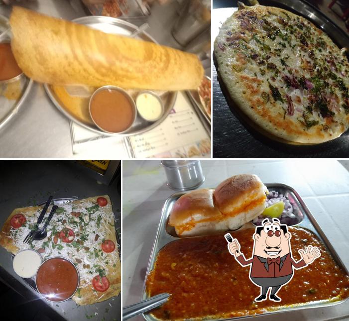 Food at Manmohan Bhaji-Pav Centre