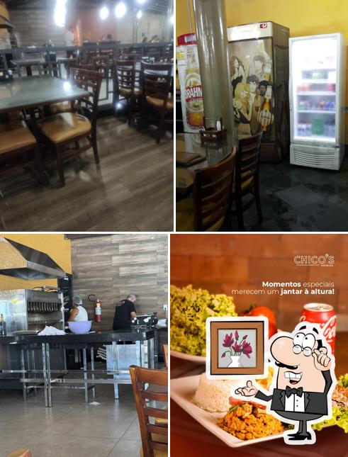 O interior do Chicos Bar