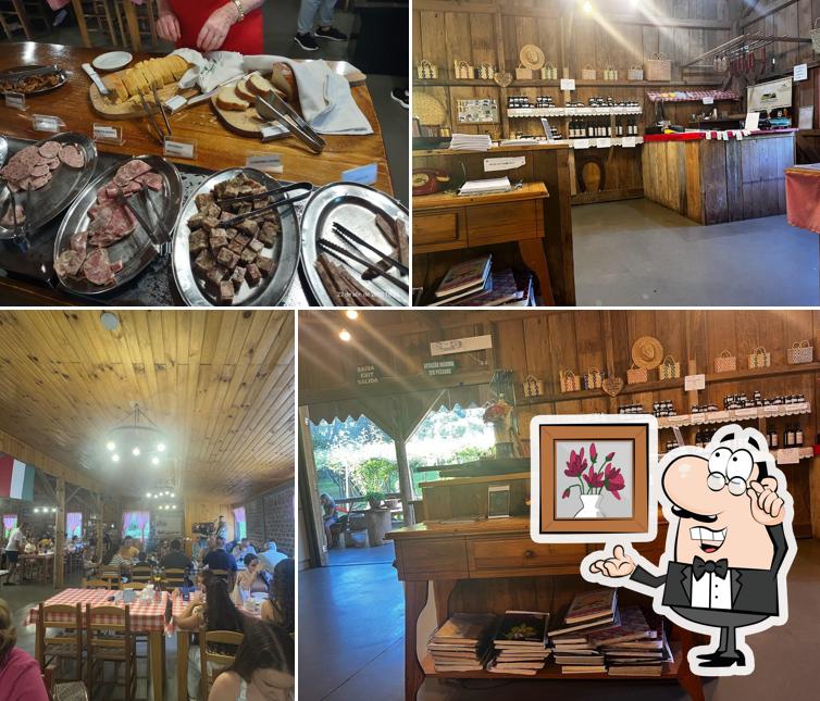 Sente em uma das mesas no Caffè Colonial Della Nonna