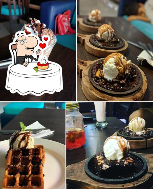 BREWBEANS CAFE serves a selection of desserts