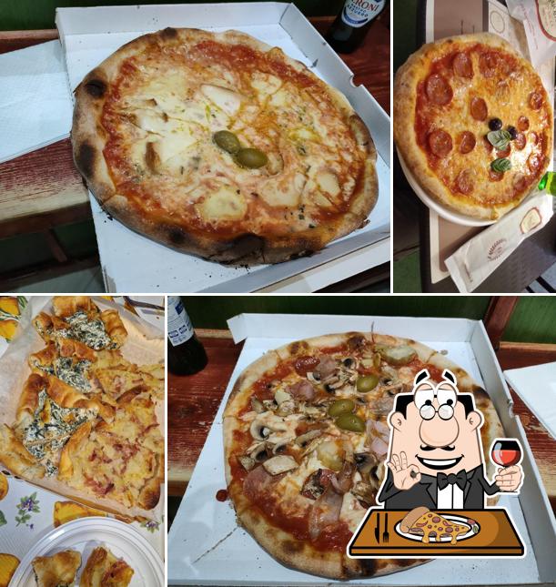 A Pizzeria ai Portici da Ricci dal 1963, puoi goderti una bella pizza