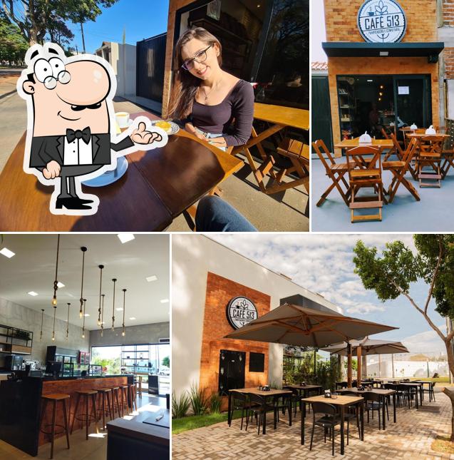 O interior do Café 513