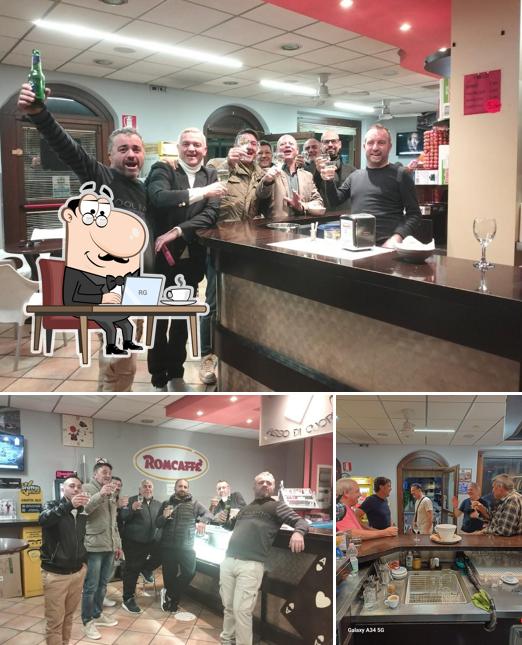 Siediti a un tavolo di Bar Asso Di Cuori