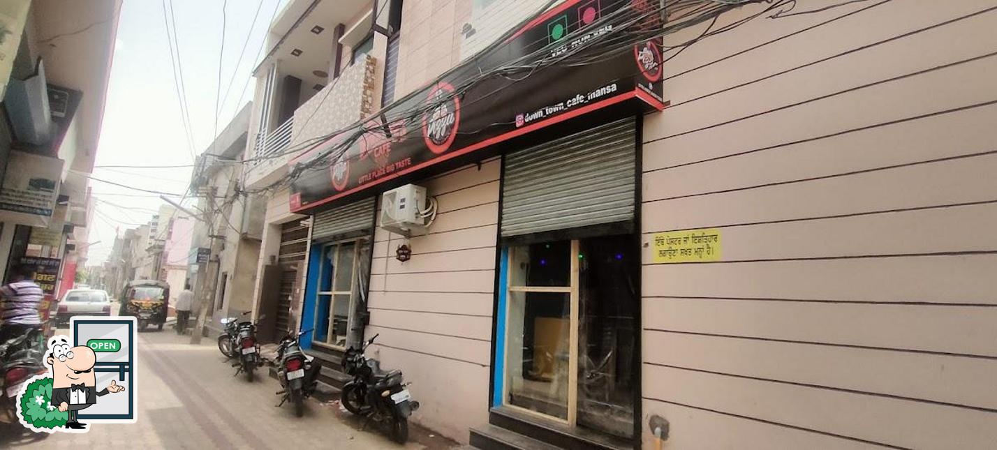 The exterior of DOWN TOWN CAFE