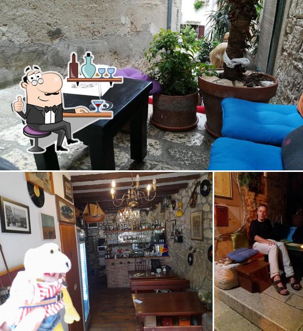 Gli interni di Cocktail Bar Limbo