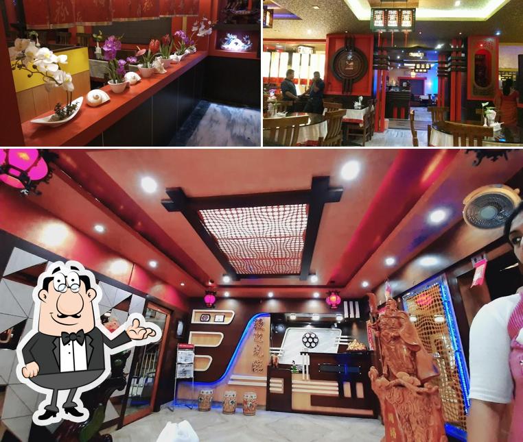 Check out how Chung Wah Chinese Restaurant looks inside
