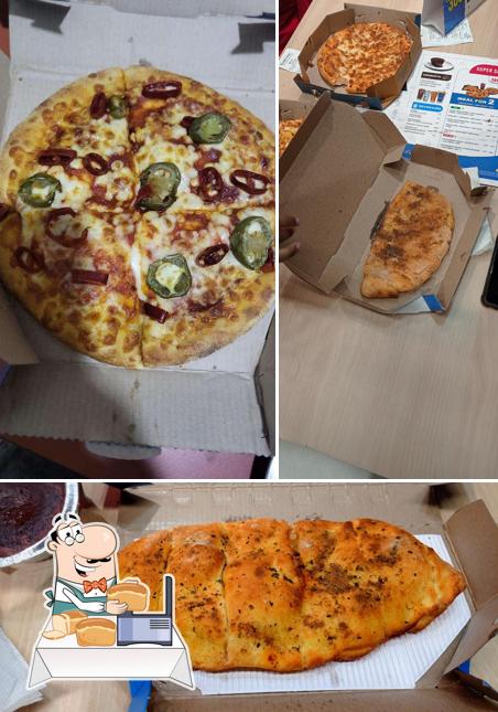 Garlic bread at Domino's