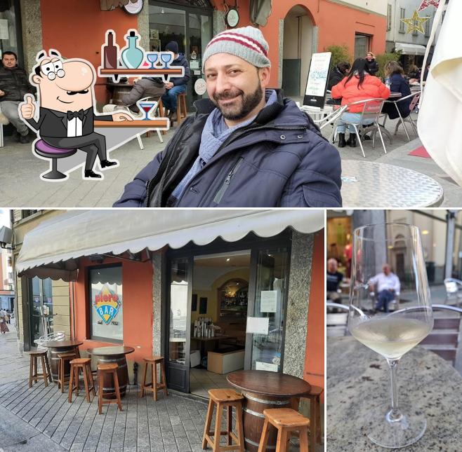La foto di interni e bevanda da Bar Piero