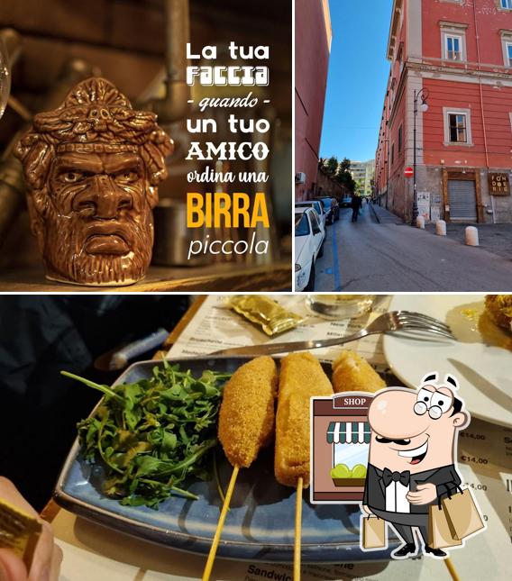 La immagine di esterno e cibo da Fonderie Pub