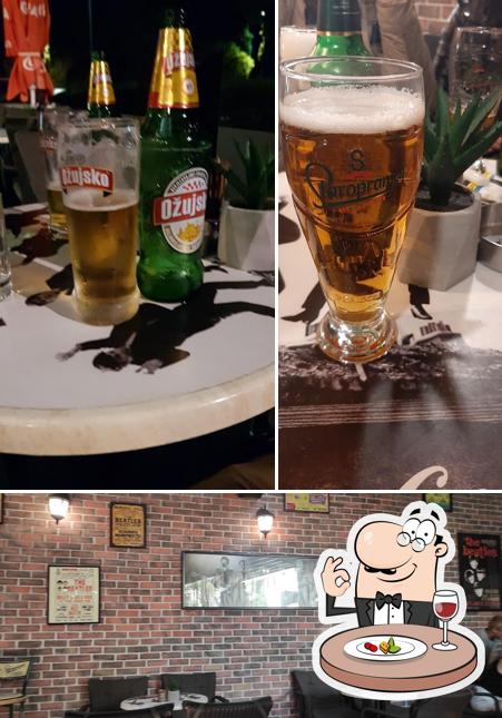 La foto della cibo e interni di Yesterday Caffe Bar