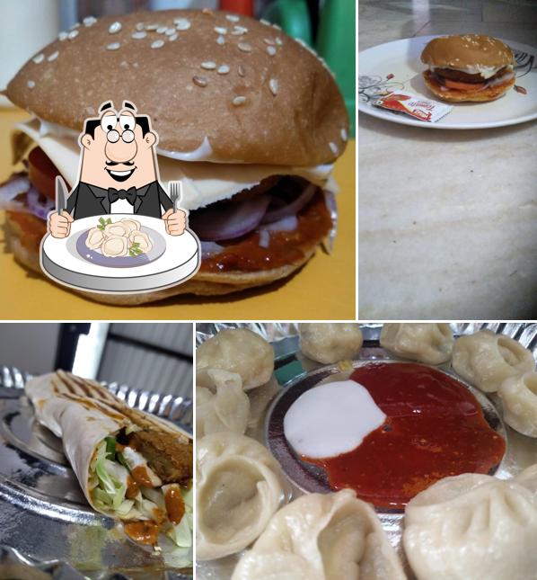 Dumplings at Chatore - Pahle Pet Pooja!