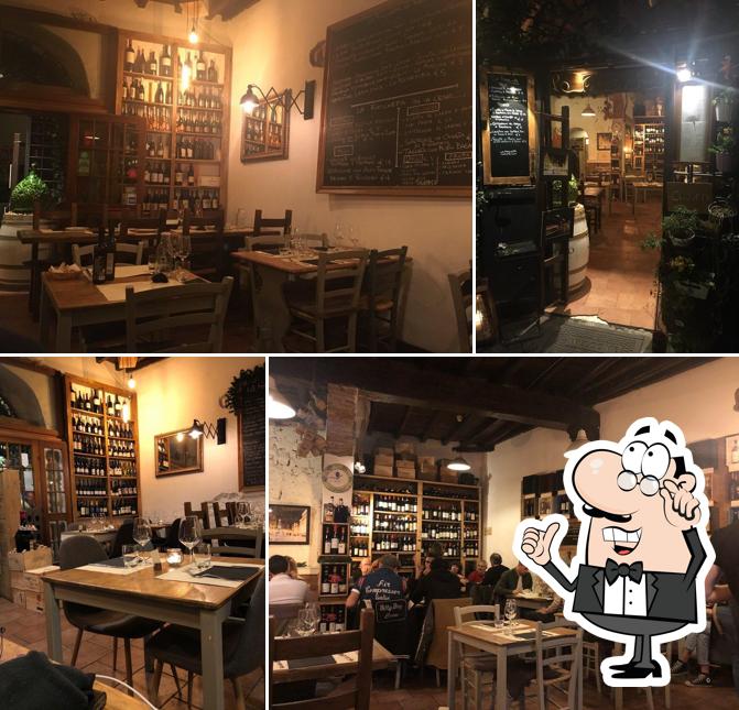 Gli interni di La Fiaschetta - cantina e cucina -