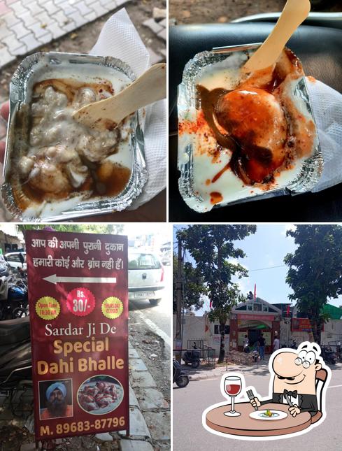 Among various things one can find food and exterior at Sardarji De Special Dahi Bhalle