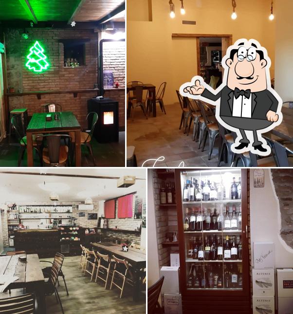 Gli interni di Tortuga Cocktail Bar