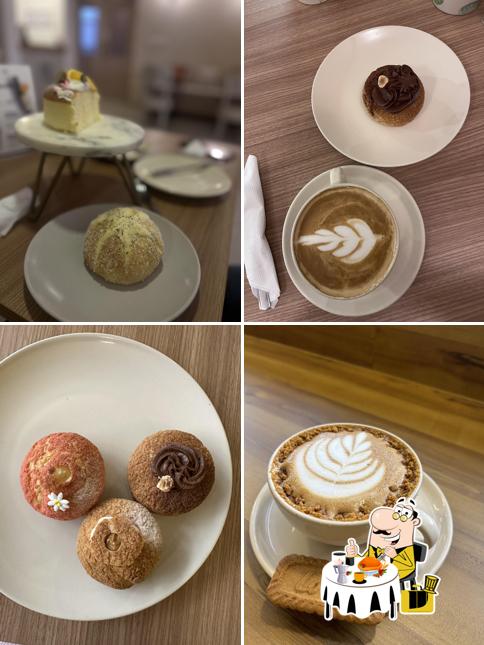 Food at Table for Tous