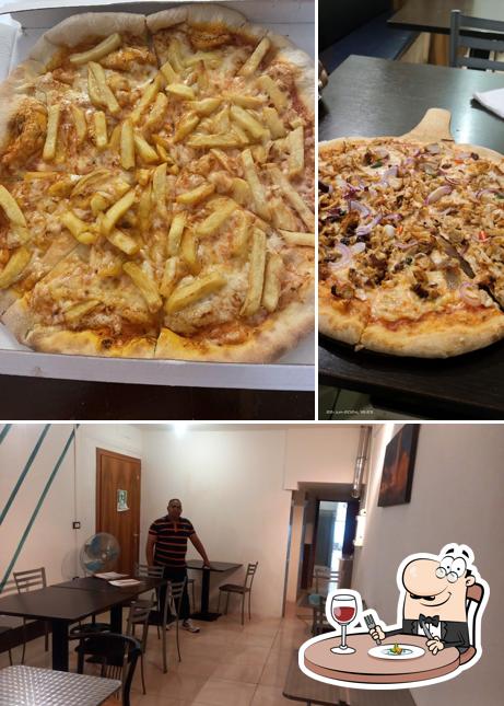 Tra le diverse cose da Dal Maestro Pizza Kebab si possono trovare la cibo e interni