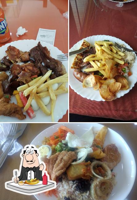 Experimente cbatatas fritas francesas no Restaurante do Dudu - Self Service