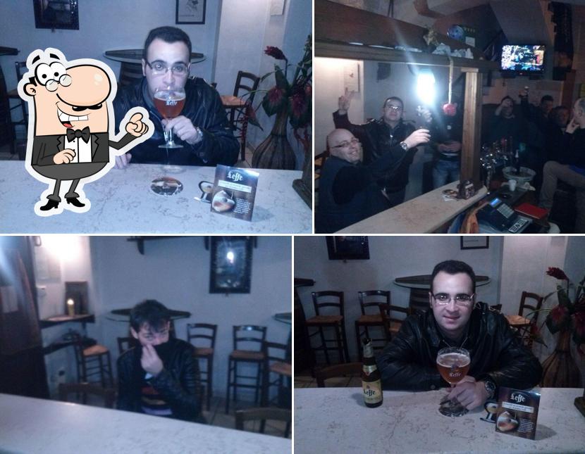 Chez Les Messieurs - Pub Cafè