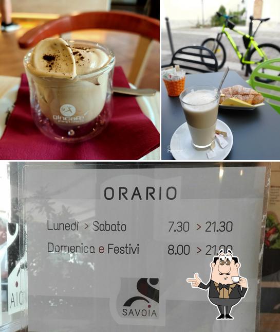 Goditi qualcosa da bere a Bar Savoia Di Tatiana Polentarutti