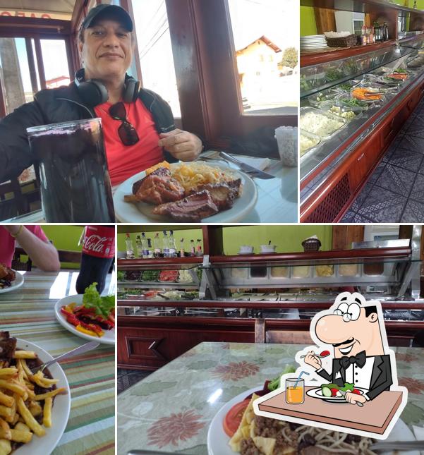 Comida em Restaurante Garoto