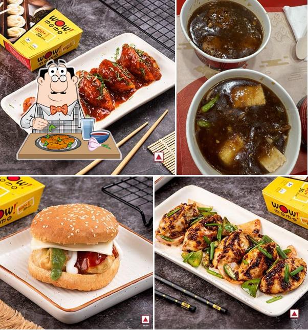 Chicken wings at Wow! Momo