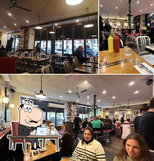 L'intérieur de Schwartz’s Deli
