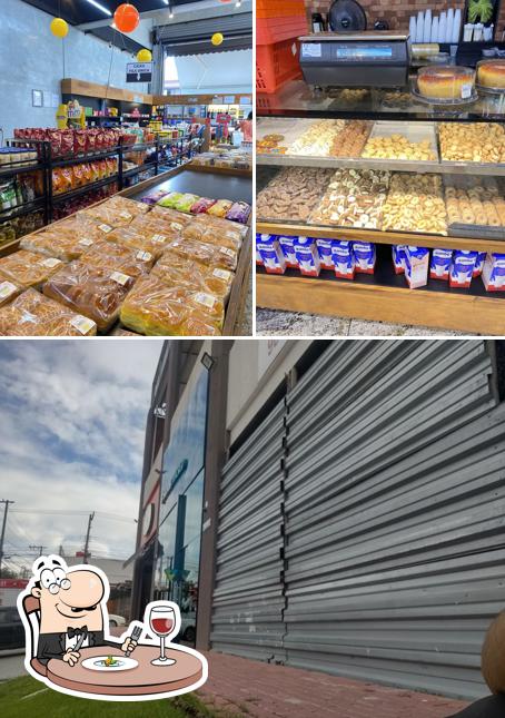 O Padaria Palmeiras se destaca pelo comida e interior