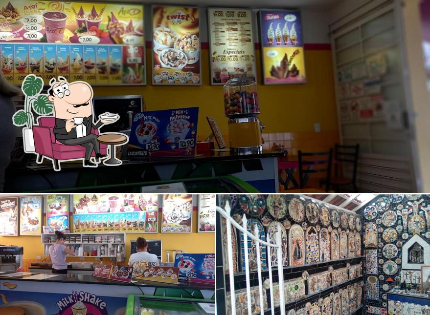 O interior do DOCE CAFÉ
