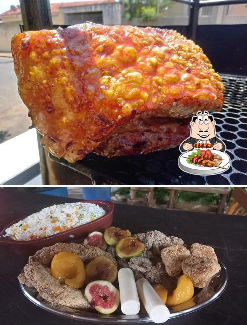 Comida em Feijoada do Marquinho,Parmegiana, Panceta de Rolo. Churrasqueiro e buffet de feijoada