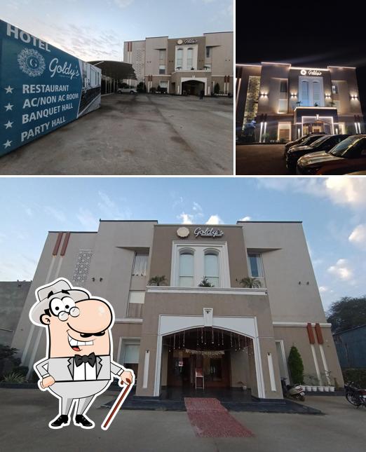 Check out how Goldys Restaurant looks outside