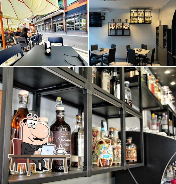 Siediti a un tavolo di Fonzie's Pub