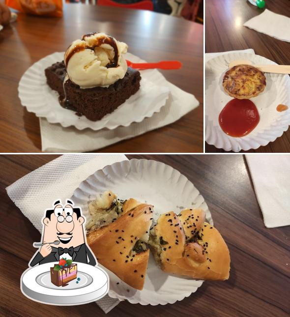 Chocolate cake at Cookie Man - Axis Mall