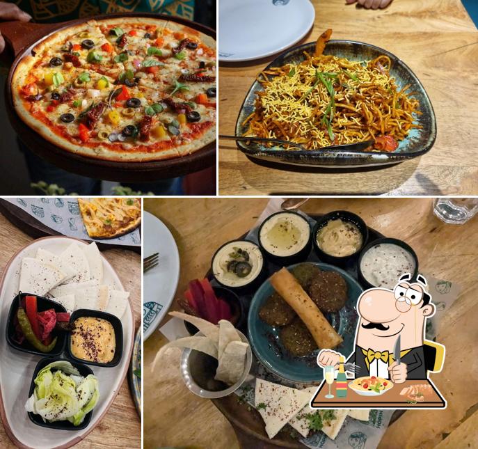 Pad thai at Hopin - Patio Cafe