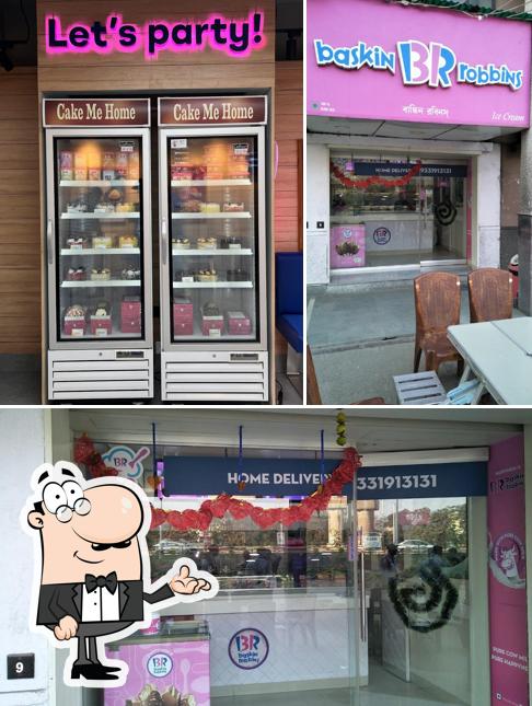 The picture of interior and exterior at Baskin Robbins