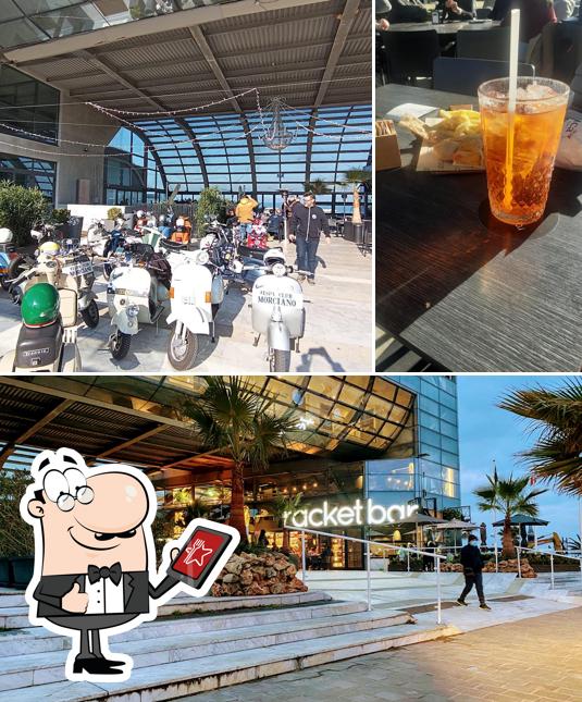 La foto di esterno e bevanda da Racket Bar