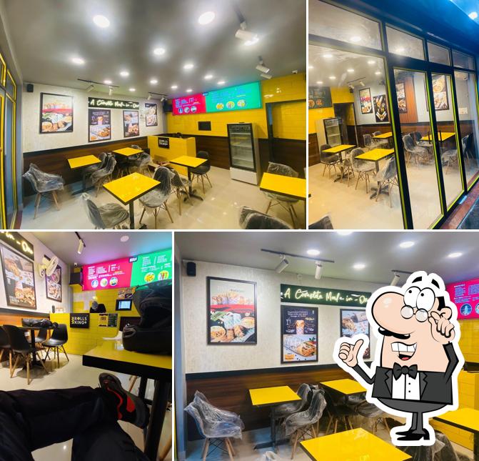 The interior of Rolls King, Aliganj