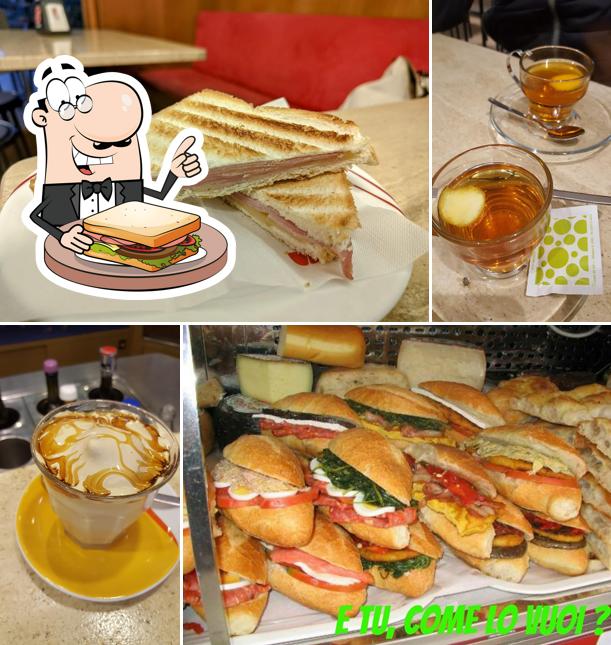 Toast al formaggio al Caffetteria Royal caffè e articoli di pasticceria da regalo