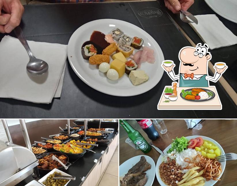 Comida em Pizzaria Tropical