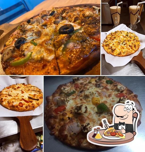 Order pizza at Cafe Cloud 9