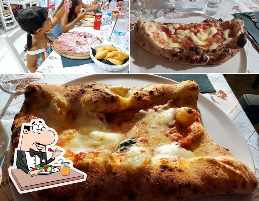 Cibo al Pizzeria Trattoria “Lo Scugnizzo Partenopeo”