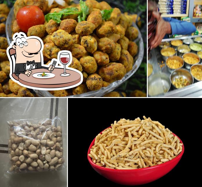 Meals at Agrawal Namkeen Center
