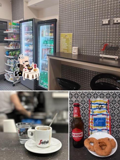 Tra le diverse cose da Mr.Coffee Bar Tabacchi si possono trovare la cibo e interni