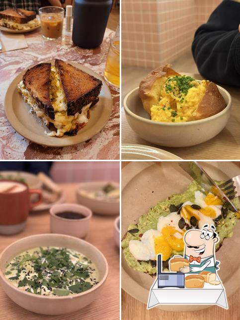 Pane all'aglio al NOWHERE - CAFE