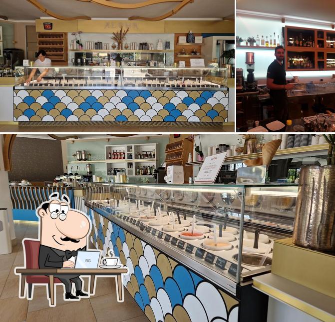 Dai un’occhiata alla foto che mostra la interni e bancone da bar di Gelateria Aloha Mirabella