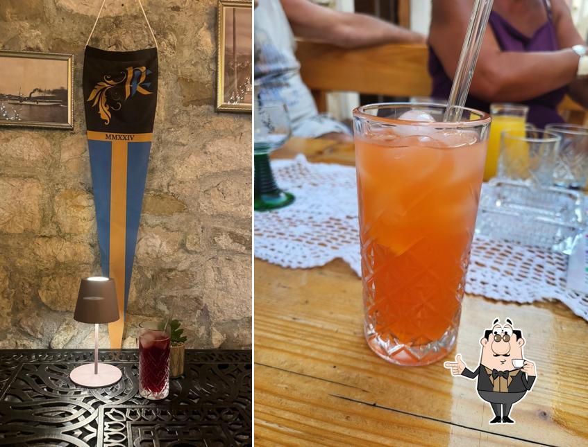 Goditi un drink a Vino Grad