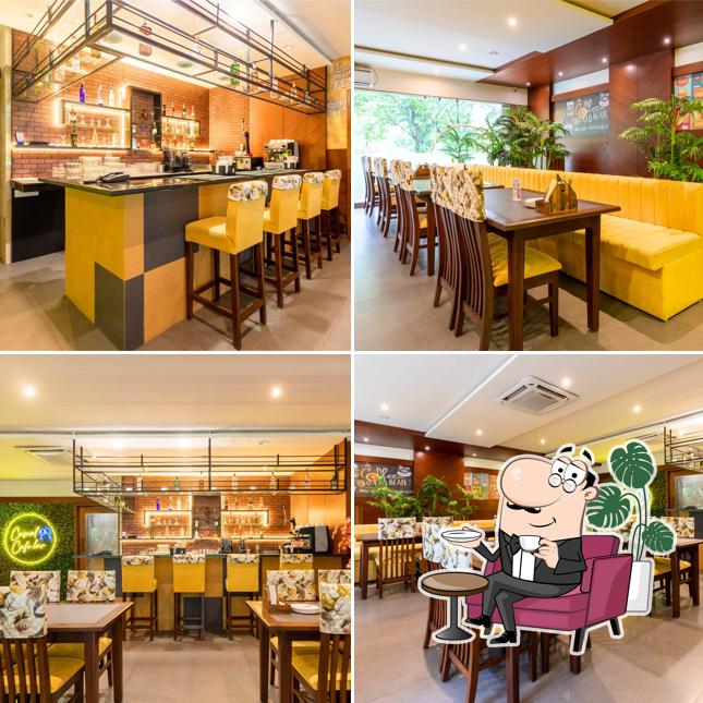 Casual Cafe Bar - Hotel Aston