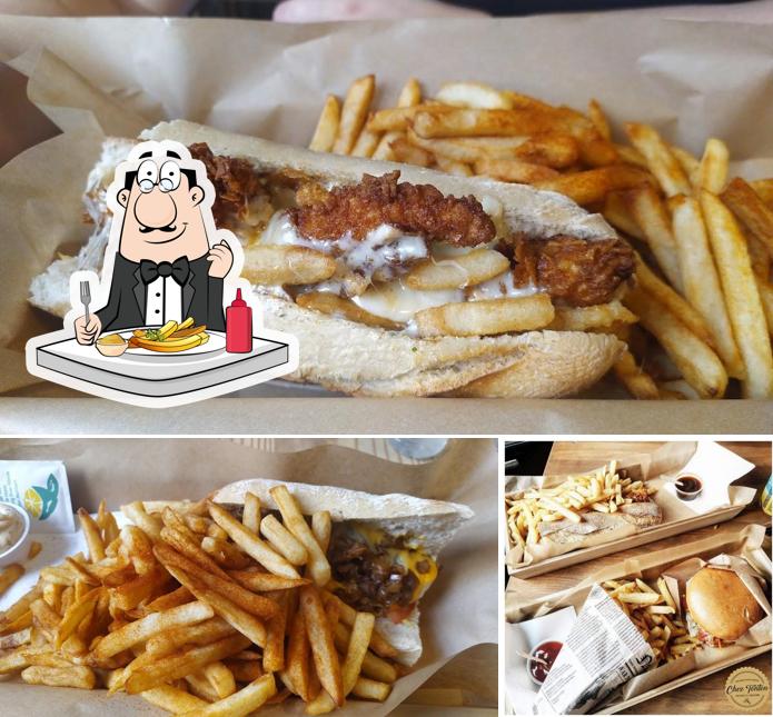 A Chez Tonton vous pouvez essayer des frites, des pommes frites