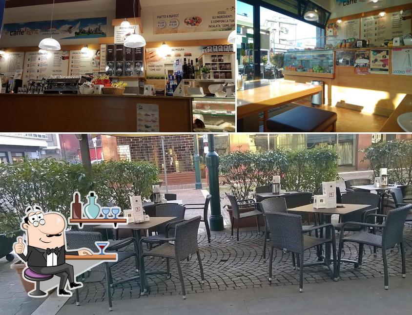 Siediti a un tavolo di Italiana Caffè Candiani