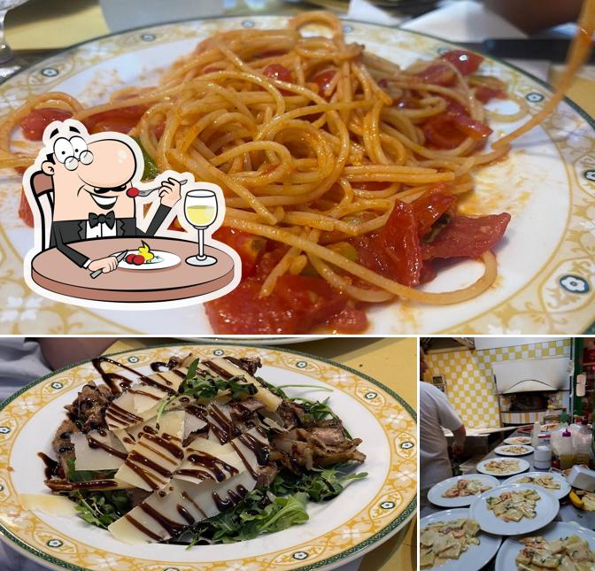 Da Nello take away trattoria pizzeria si caratterizza per la cibo e tavolo da pranzo